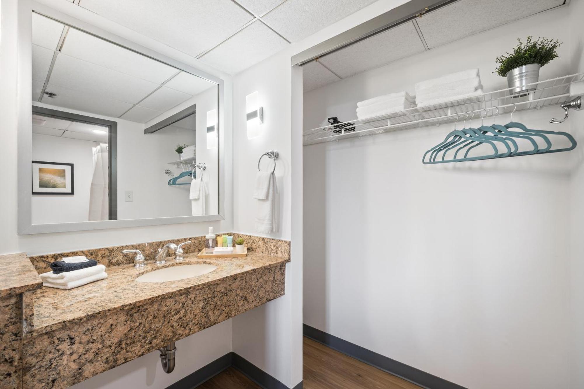 315 Loso Hotel Airport Charlotte Extérieur photo